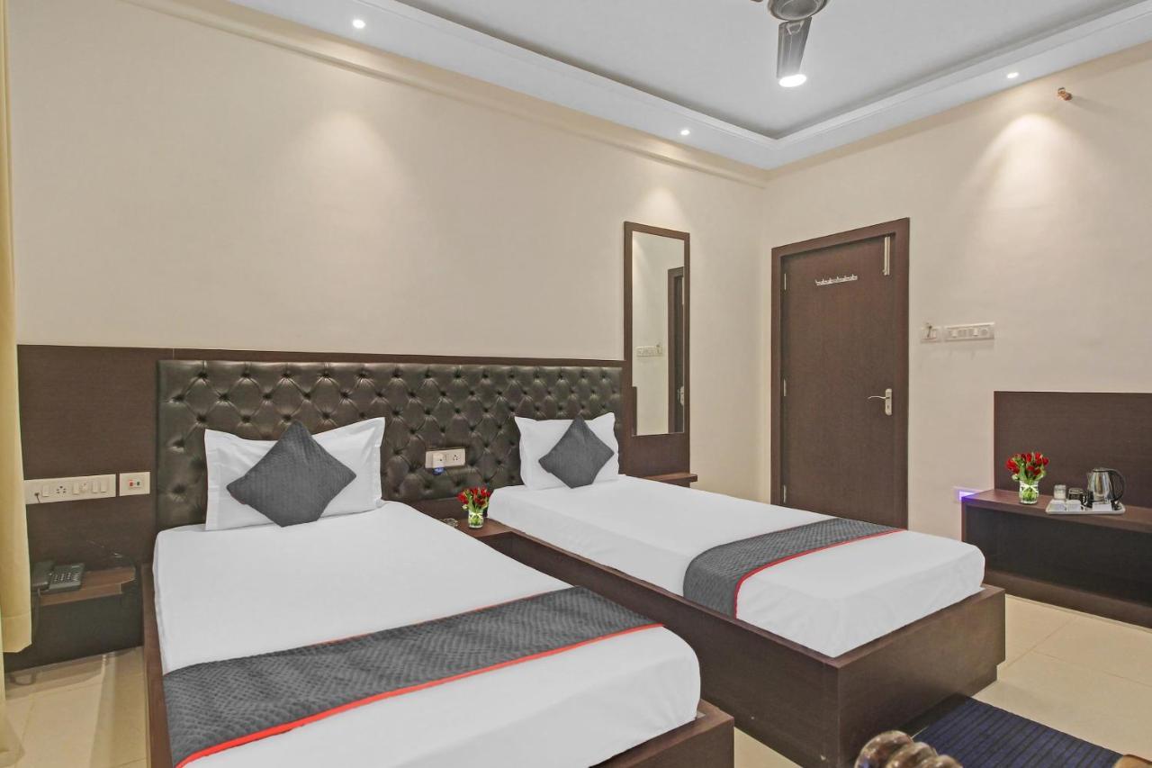 Hotel Super Townhouse Centre Point Near Esplanade Metro Station Kolkata